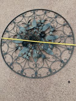 Garden Iron Round Art