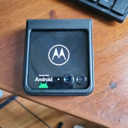 Motorola Unlock Flip Phone Brand New!