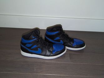 Black and blue Air Jordans, nine and a half men's us