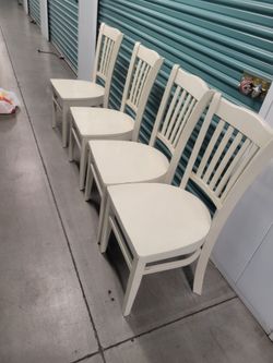 4 sillas  Pura madera