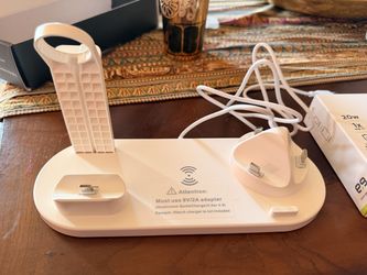 Wireless Charging Station for apple / Samsung