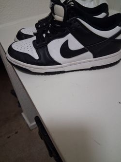 6.5 y low top air force black and whate
