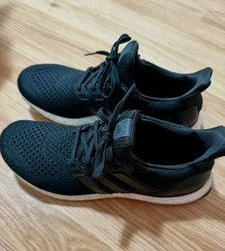 Black Adidas Ultraboost 10