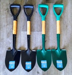 New 27 inch garden shovels 