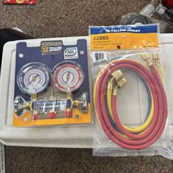 Yellow Jacket 42035  Manifold, R32/454B/410A And YELLOW JACKET 22985 PLUS II Hoses