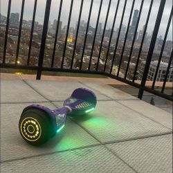 Razor Hoverboard (COMES WITH CHARGER)