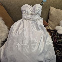 White Strapless Wedding Dress 