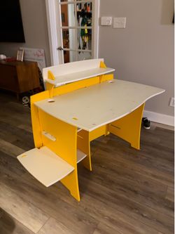 Kids desk - yellow - tool-free assembly