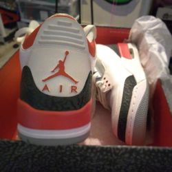 Fire Red. 3s. 10*5 Jordans 