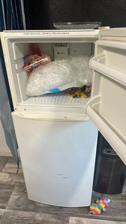 Whirlpool Medium Fridge