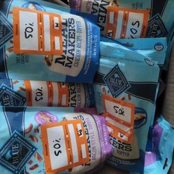 NEW Pouches Blue Buffalo Meal Makers Dog Food Toppers