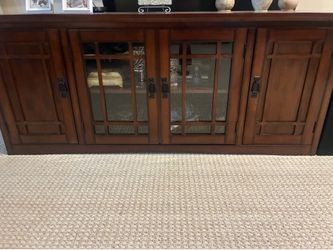 Entertainment center / TV Stand