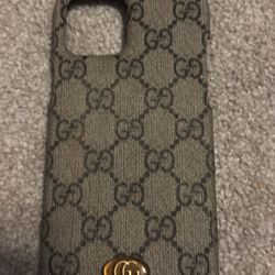 Gucci phone Case 15Max Or Of That Size 