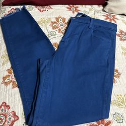 J Brand Alana High Rise Crop. Size. Size 31