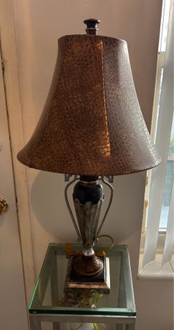 Table lamp w shade