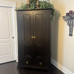 Tv Stand / Armoire