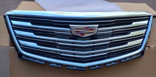 2017 - 2019 Cadillac XT5 Grille with Cadillac Emblem!