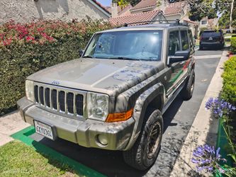 2006 Jeep Commander - 3rd Row, 2.5" Lift, Passed Smog