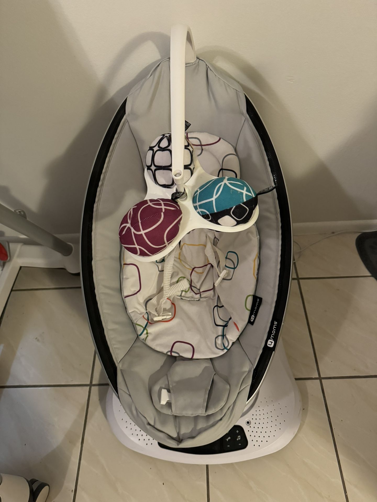 4Moms Mamaroo 4 Multi-Motion Baby Swing
