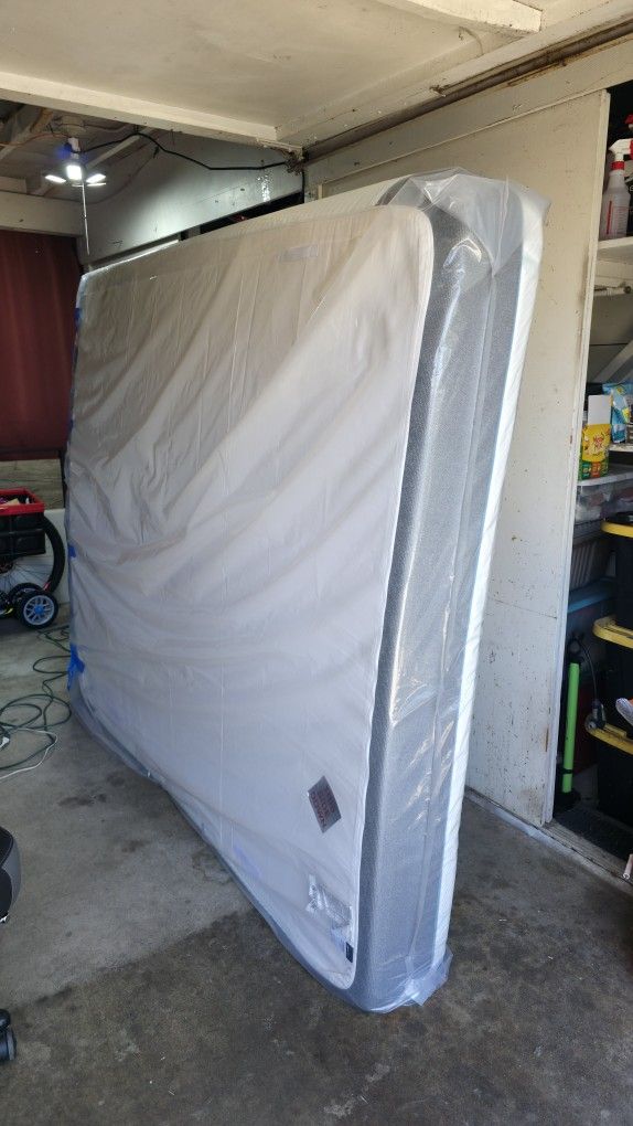 TEMPUR-PEDIC Tempur-adapt 1.0 MEDIUM 11" California King MATTRESS