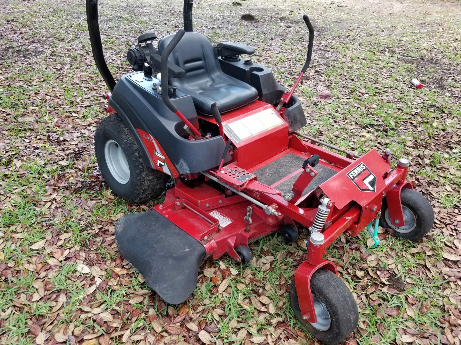 Ferris IS1500 44inch deck Zero turn riding lawn mower for