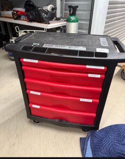 Rubbermaid® Mobile Workcenter - 32 x 21 x 33"  with all tools that are in it! ! PICK UP IN ORTING.