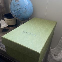 Men’s Ace Embroidered Gucci Sneaker