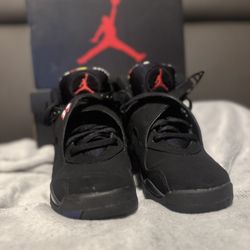 FOR SALE – Air Jordan 8 Retro “Playoffs” 2013 (GS) – Size 6.5Y / Women’s 8 – New No Box