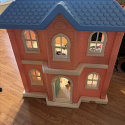 Little tykes 1900s dollhouse