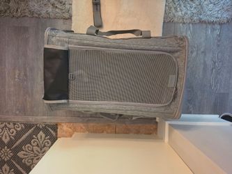 Pet carrier