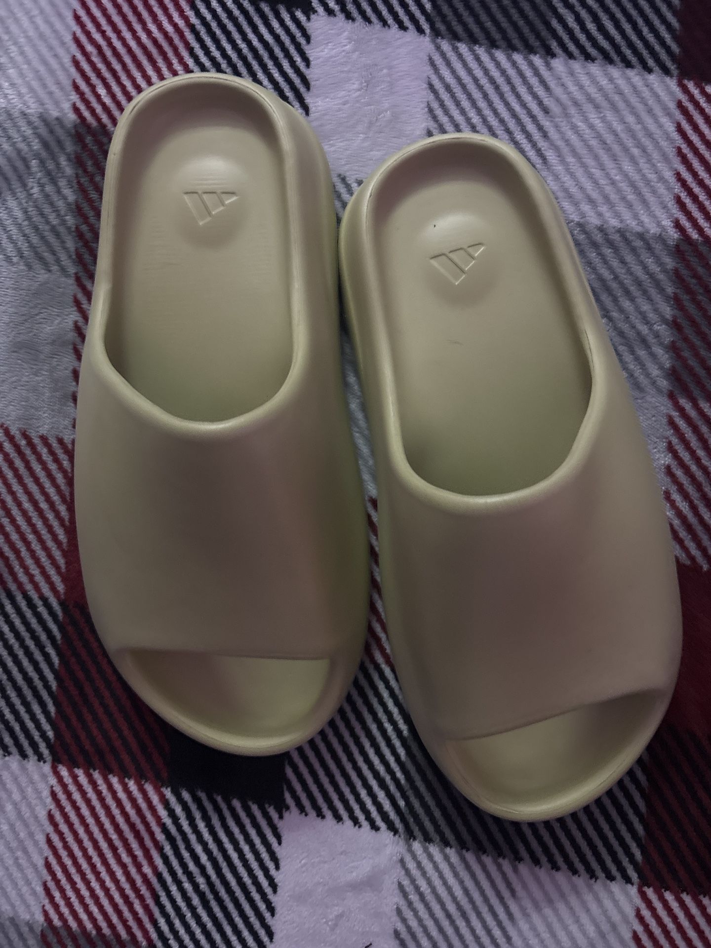 Yeezy Slides Bone Beige US10M