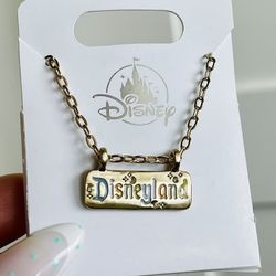 DISNEY NAME PLATE BAR NECKLACE GOLD TONE DISNEYLAND PASTEL MARQUEE SIGN PENDANT