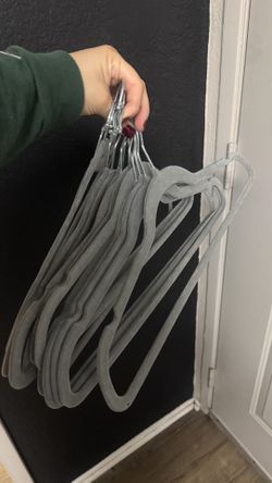 ✨ Like New Velvet Hangers – 30 Count (Grey)