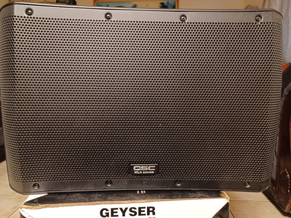 QSC KLA12  Speakers. 