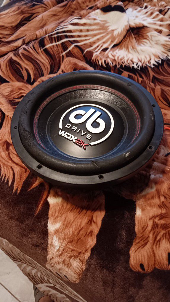 12 Db Drive WDX2K Competition Subwoofer 2000 Watts $80