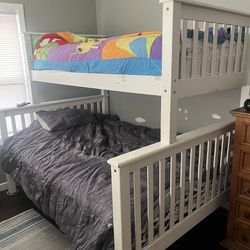 Full Over Twin Bunk bed 