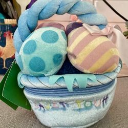 DISNEY STORE POOH'S FRIENDLIEST ZIPPER EASTER BASKET WITH POOH & BUNNY PLUSH 8"