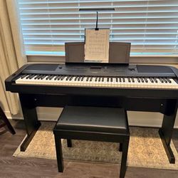 Yamaha DGX-670 Digital Piano 