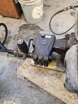 VENDO MAQUINA DE PRECION DE AGUA MARCA HONDA POR SOLO $250