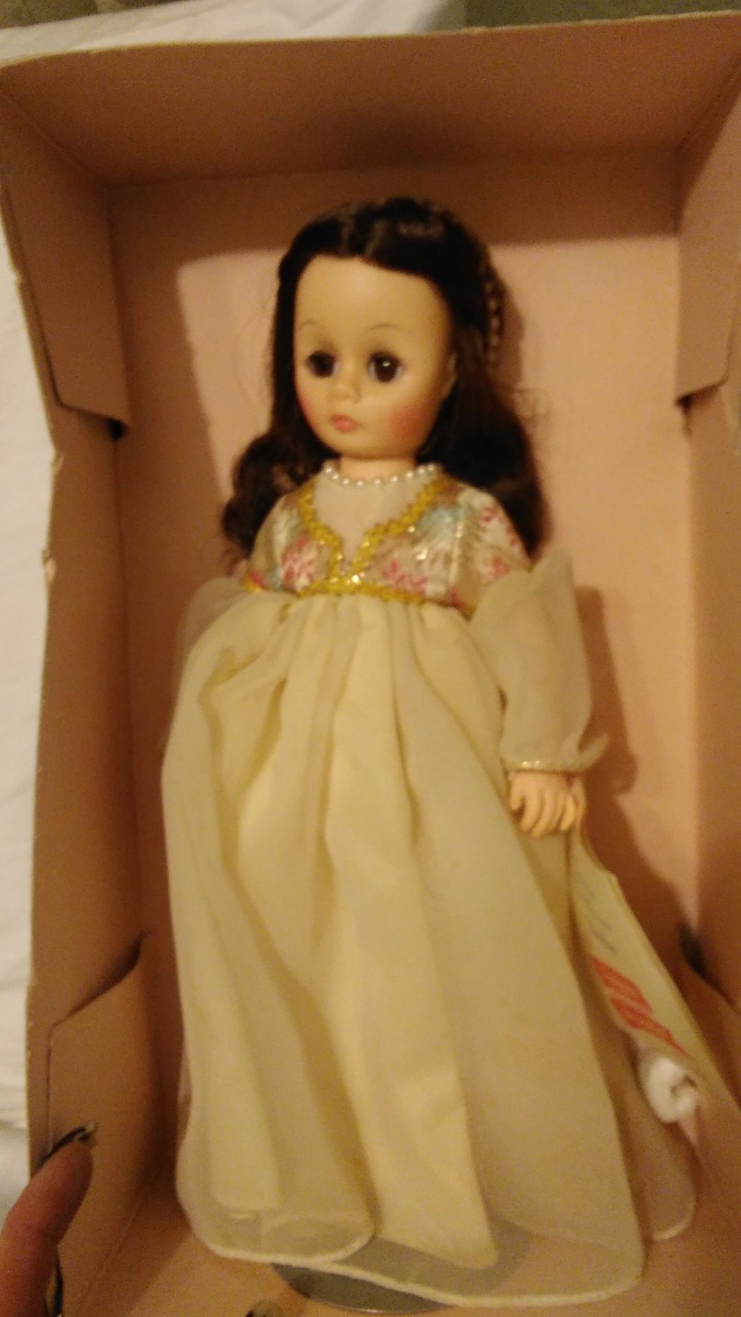 Madame Alexander 12" Juliet with stand