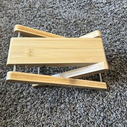 Adjustable Bamboo Guitar Footrest – 4-Stage Height Adjustment Foot Stool for Guitar Players