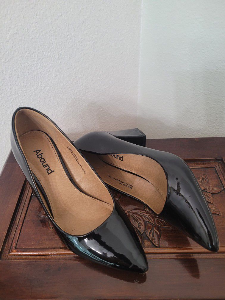 Women's Shoes #6M $10