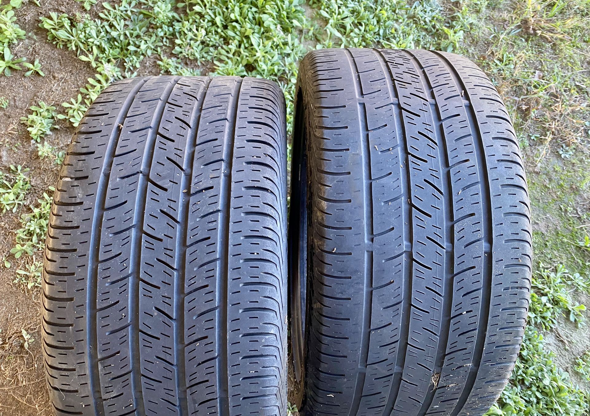 Set 2, 265-35-18 Tires