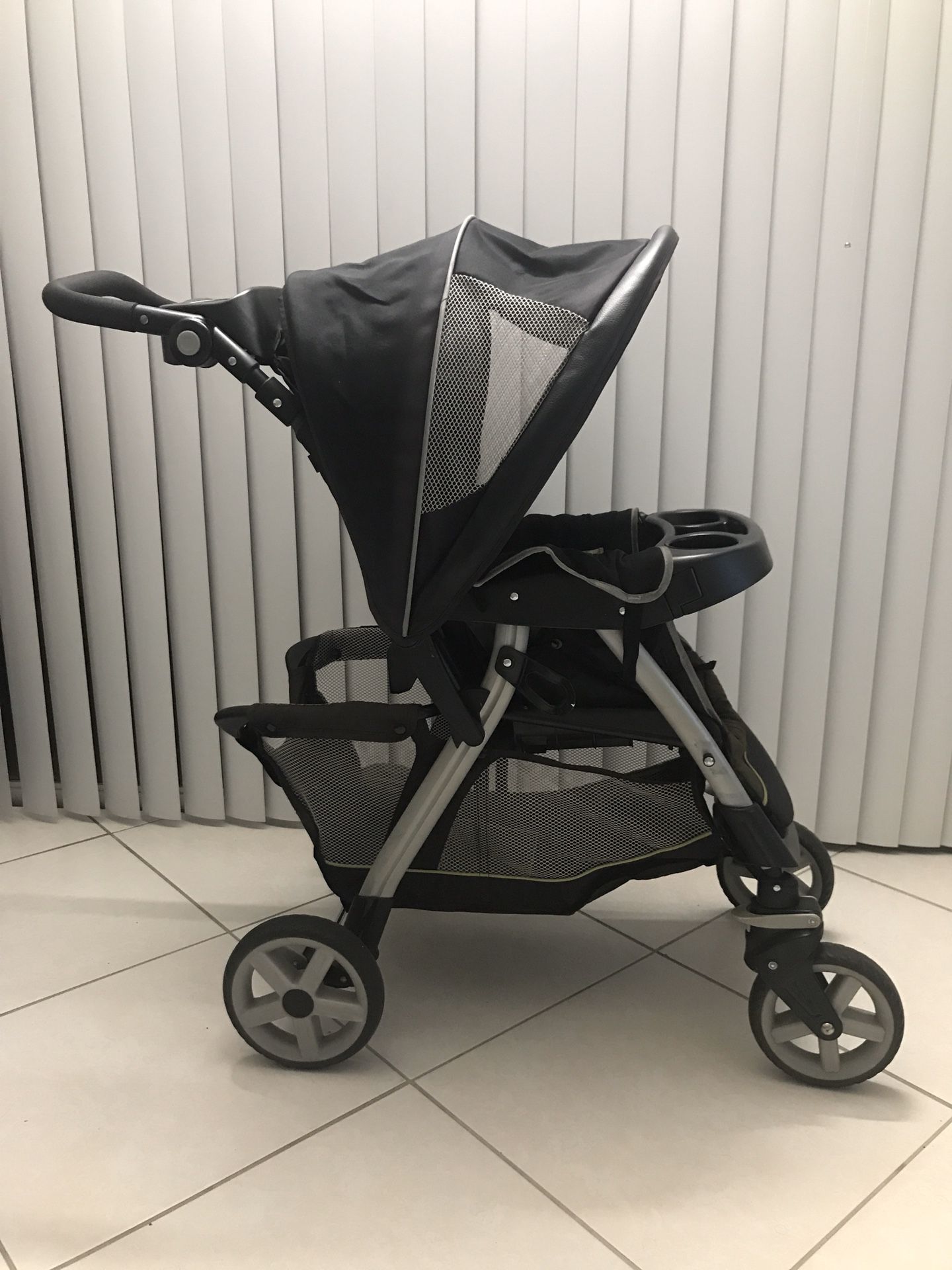 Graco stroller and car seat base