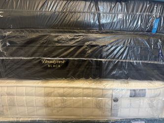Beautyrest Black Mattress Still in Plastic