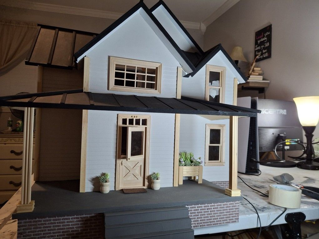 Bayberry Cottage Dollhouse 