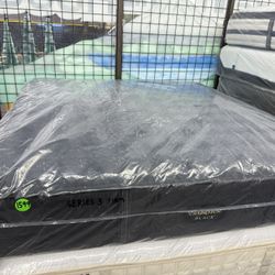 KING SIZE SIMMONS BEAUTYREST BLACK SERIES 3 (FIRM) MATTRESS & BOX SPRINGS BED SET