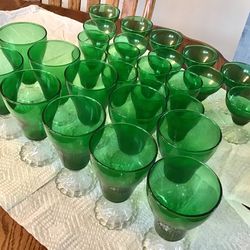 Vtg. 29 Pcs. Anchor Hocking Emerald Drink-ware  Boopie Pattern Green Glassware