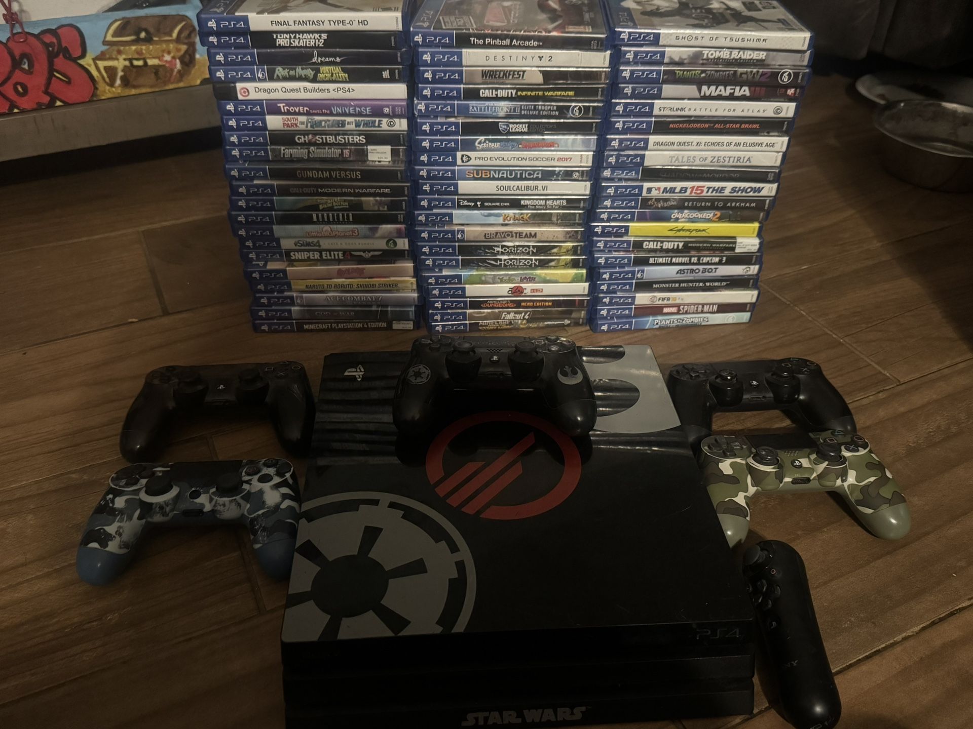 Playstation 4 Pro Battlefront 2 Edition + 61 Games + 5 DualShock 4 Controllers