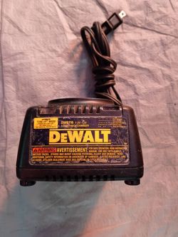 DeWalt  DW9116  7.2V–18V  1-Hour NICD Battery Charger